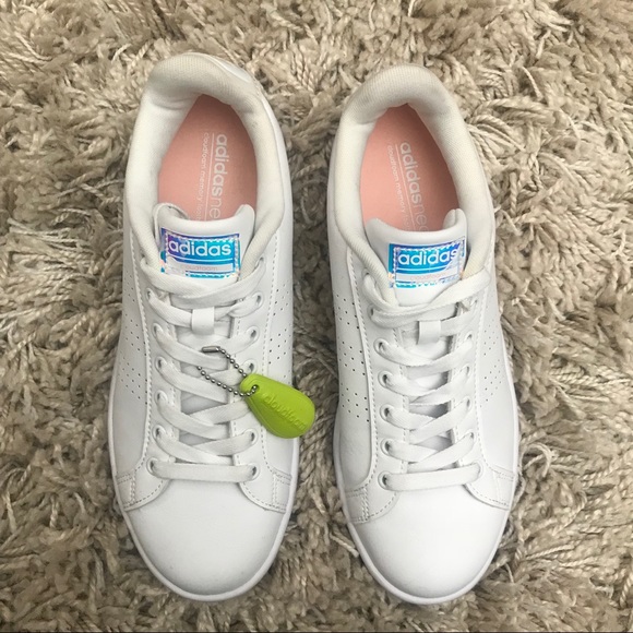 le adidas bianco neo cloudfoam w olografico dettagli poshmark le adidas bianco neo cloudfoam w olografico dettagli poshmark
